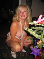 Cougar ruth from united states hot bikini babe